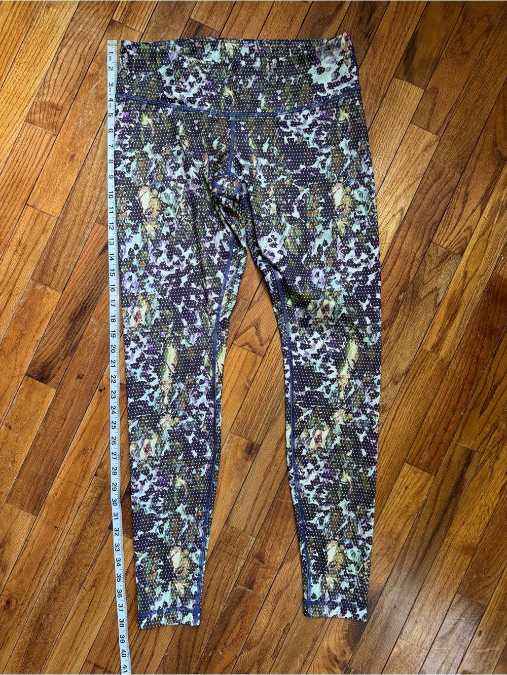 Lululemon Printed Leggings in Multi Color Size 10 - Picture 4 of 7